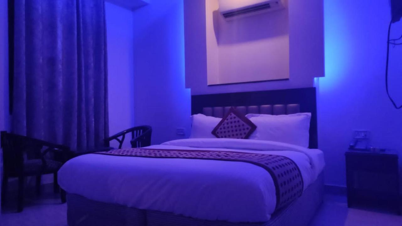 Hotel Gaylord International - Нью-Дели Экстерьер фото